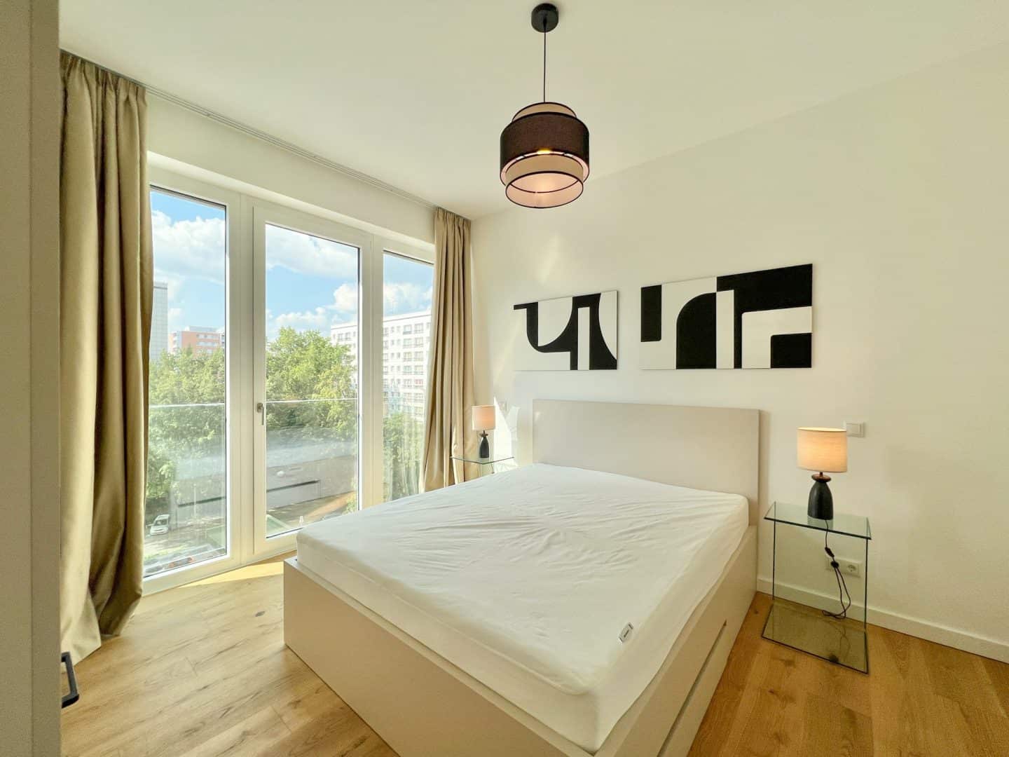 Schlafzimmer m. Kleiderschrank